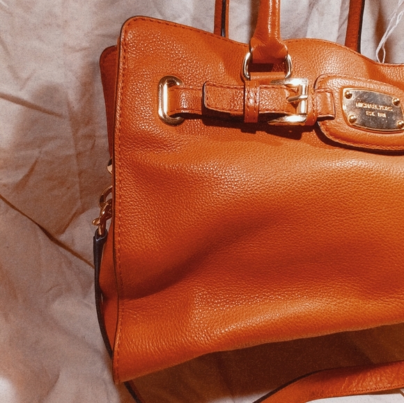 Michael kors tote - Picture 2 of 9